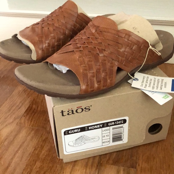 Taos Guru woman’s Sandals in the shade of Honey, size 10 medium. New with tags